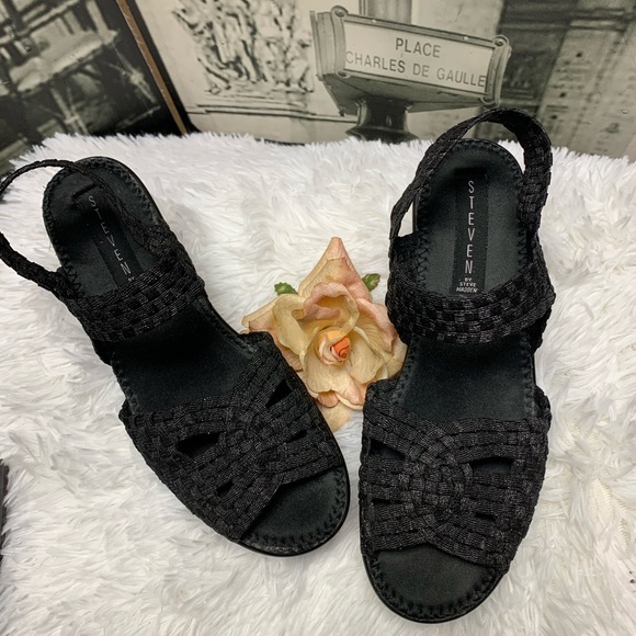 Steven By Steve Madden Shoes - 🍭5/$25 Steven by Steve Madden wedges heels